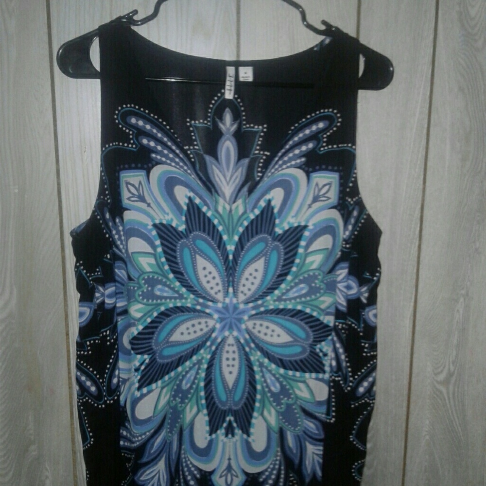 Ladie's Sleevless Blouse By Elle